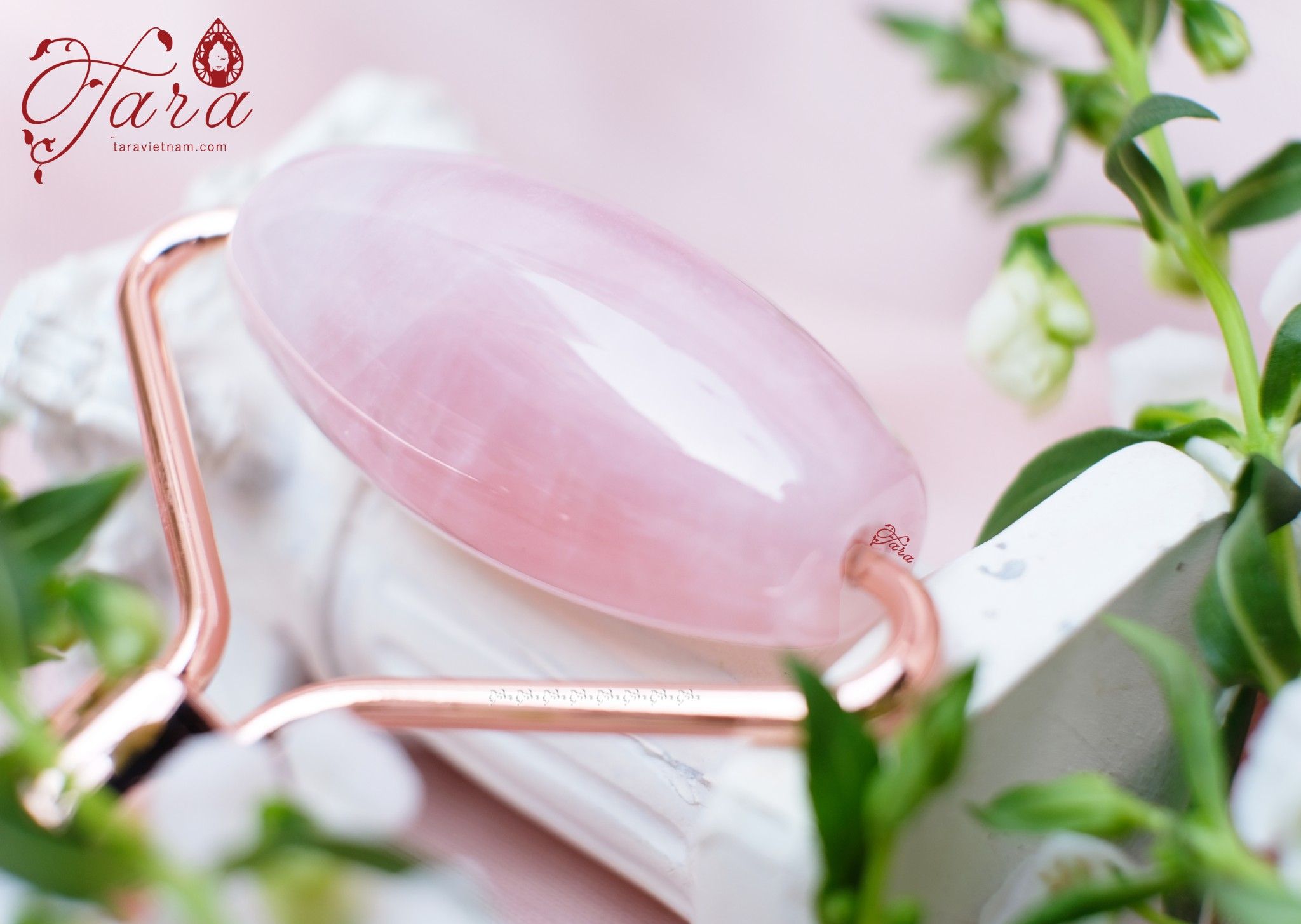 Cây lăn mặt massage dưỡng da Thạch anh hồng thiên nhiên