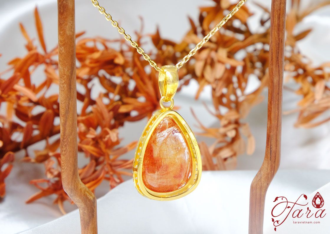 Mặt dây Thạch Anh Tóc Đỏ bọc Vàng 750 (18K) quyến rũ, nổi bật