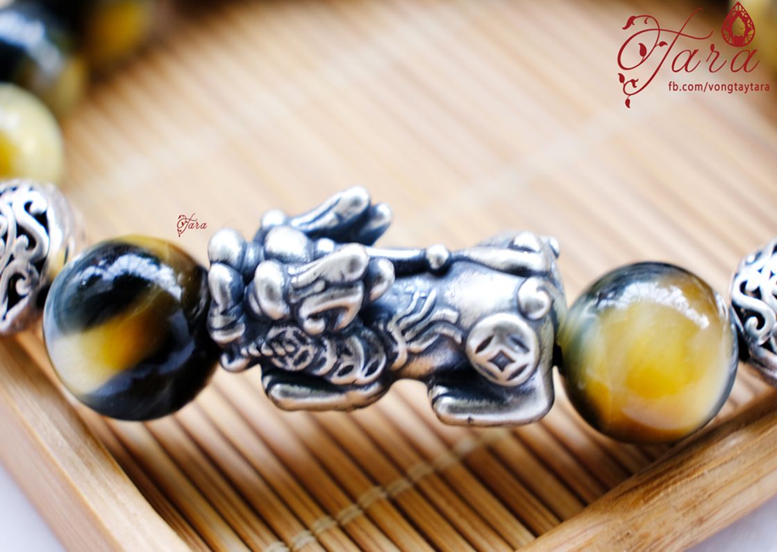 Vòng Nam đá Mắt Hổ Vàng Xanh mix Charm Tỳ Hưu Bạc 925