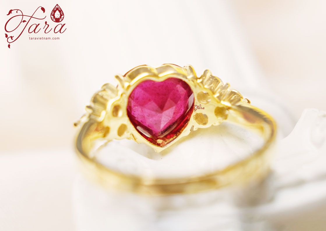 Nhẫn đá Ruby trái tim - Vẻ đẹp kiêu sa khó chối từ