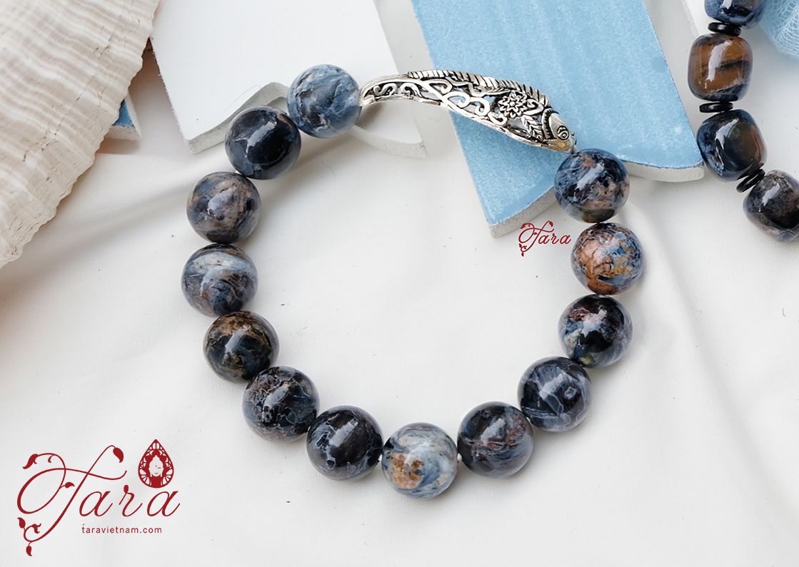 Vòng tay đá Mắt Bão mix Charm Cá chép bình an, tài lộc