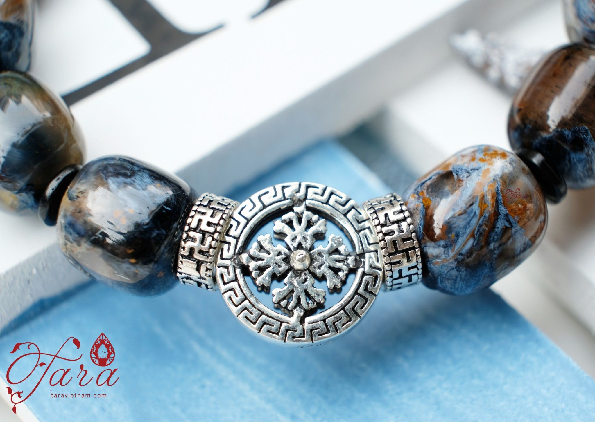 Vòng cặp đá Mắt Bão mix Aquamarine và Charm Bạc