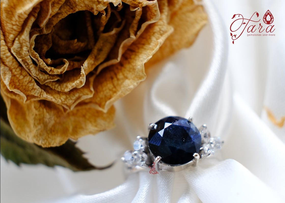 Nhẫn đá Sapphire Bạc phủ Bạch Kim