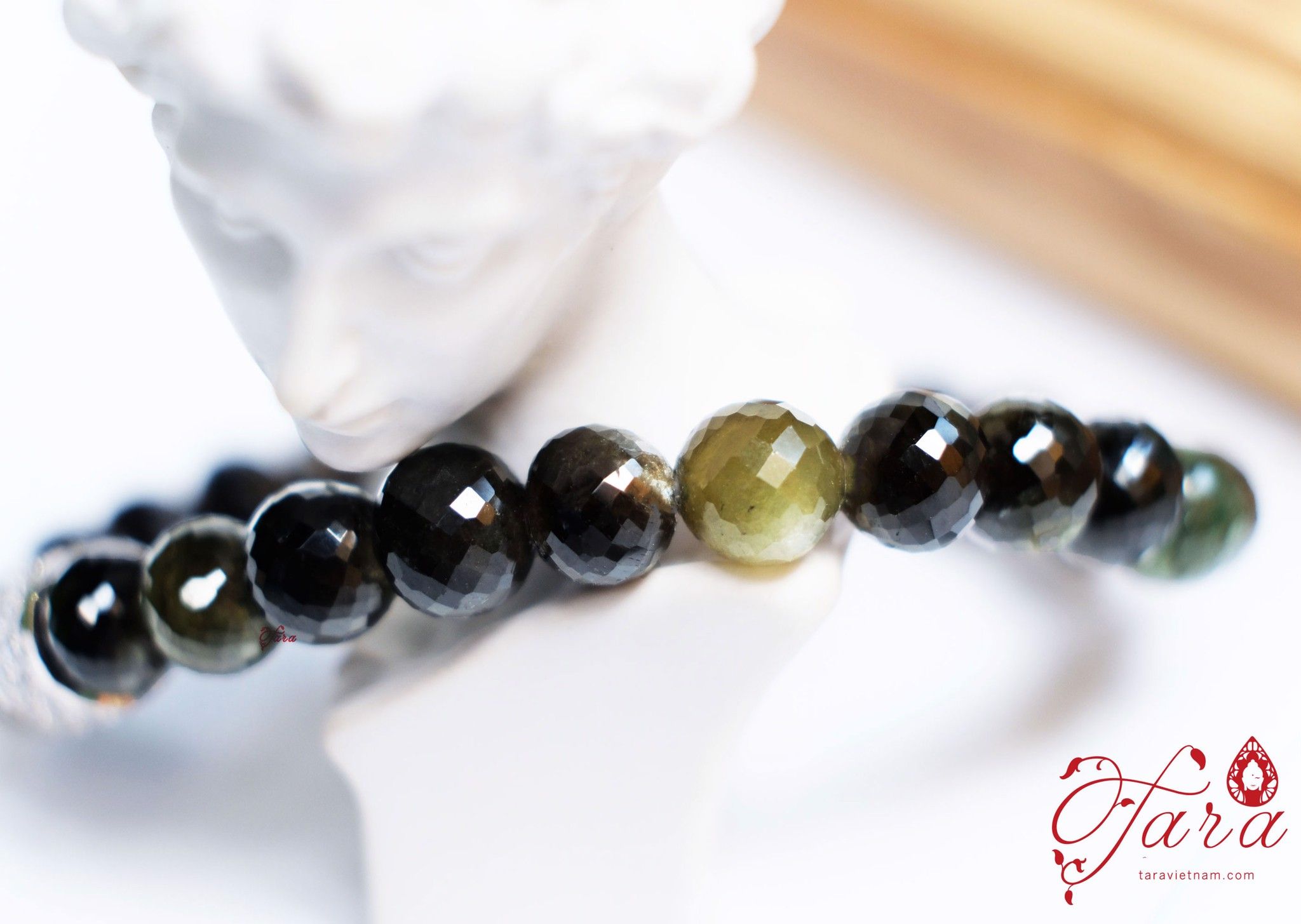 Vòng tay Sapphire mix Charm vàng trắng