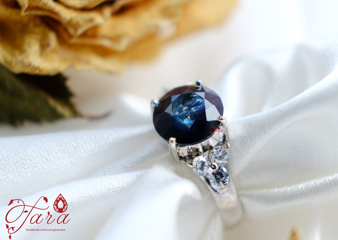 Nhẫn đá Sapphire Bạc phủ Bạch Kim