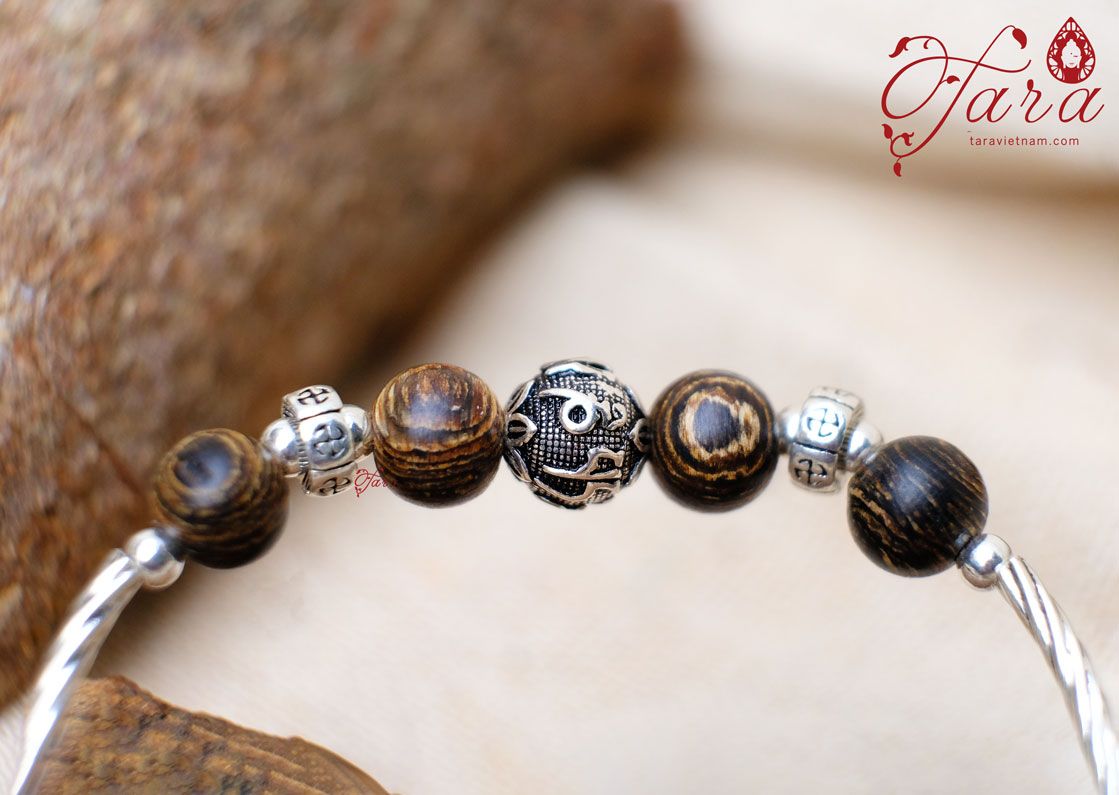 Set vòng tay Trầm Hương mix Charm Tỳ Hưu và Pháp khí Phật Giáo bạc Thái 925