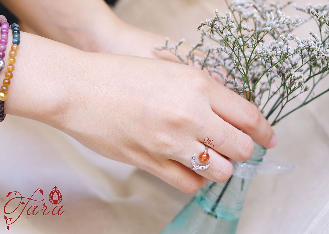 Nhẫn Bạc cao cấp Thạch anh tóc nâu đỏ ôm Mặt trăng