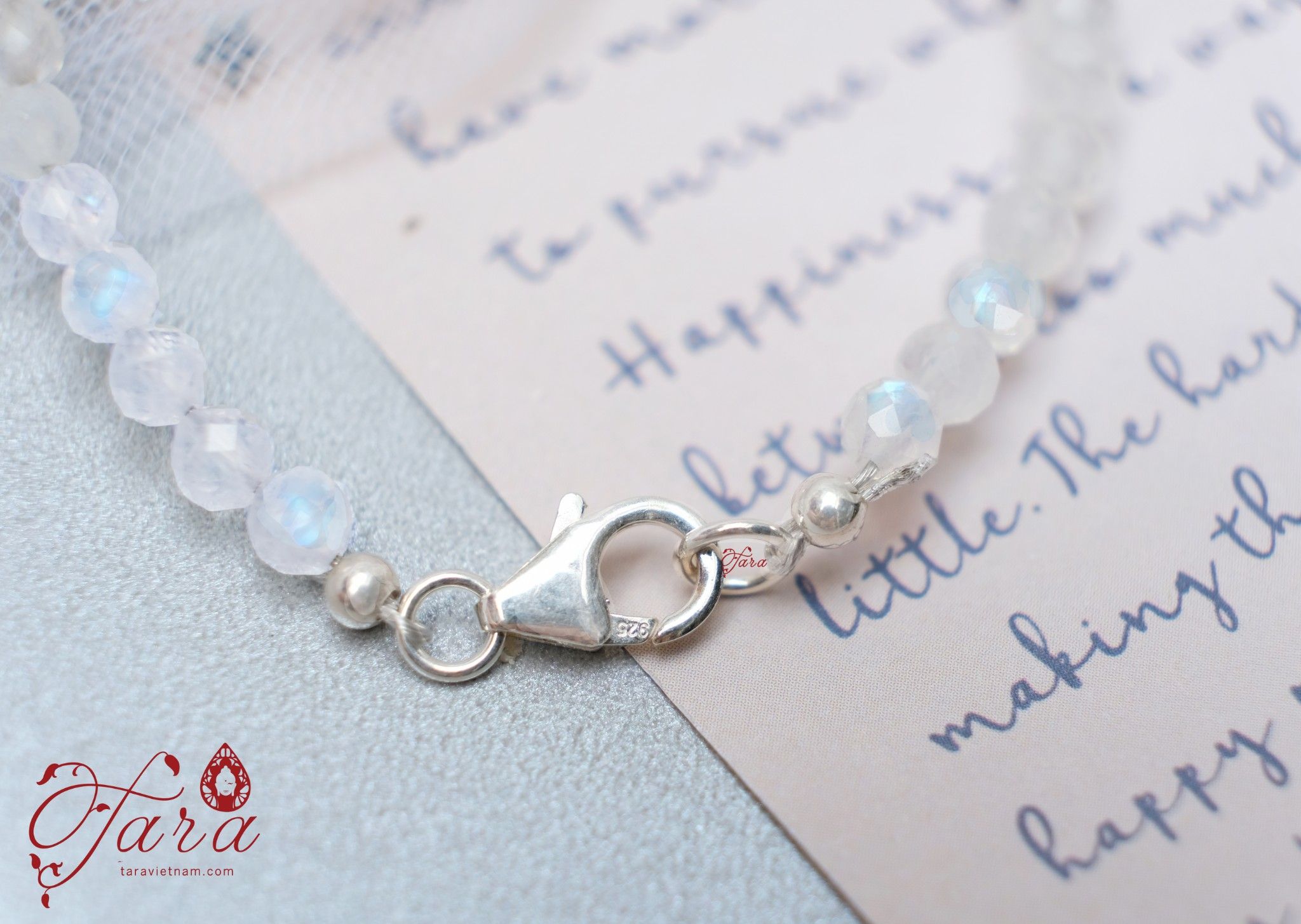 Lắc Moonstone tinh khôi lấp lánh mix Sunstone ấm áp nhiệm màu