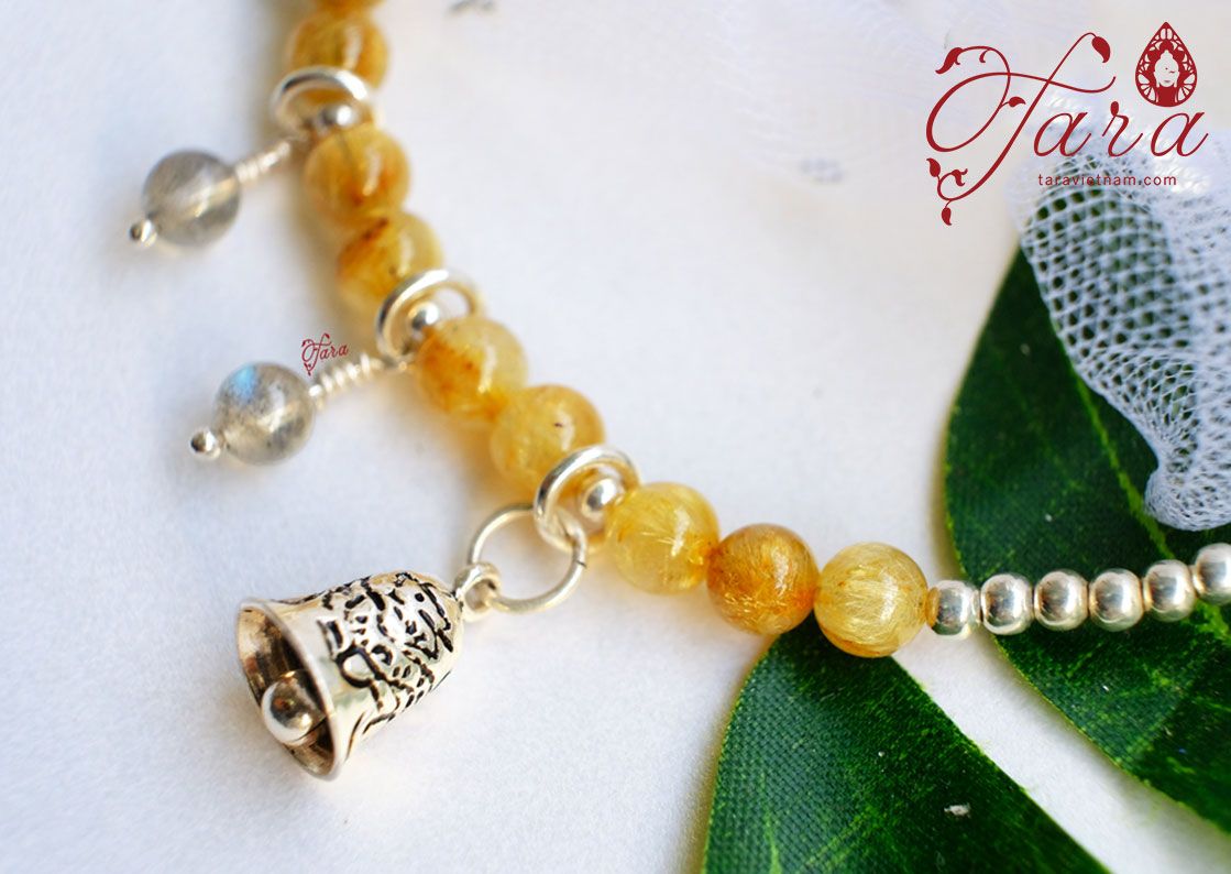 Lắc chân Thạch anh tóc vàng và Labradorite mix Charm Bạc Thái 925