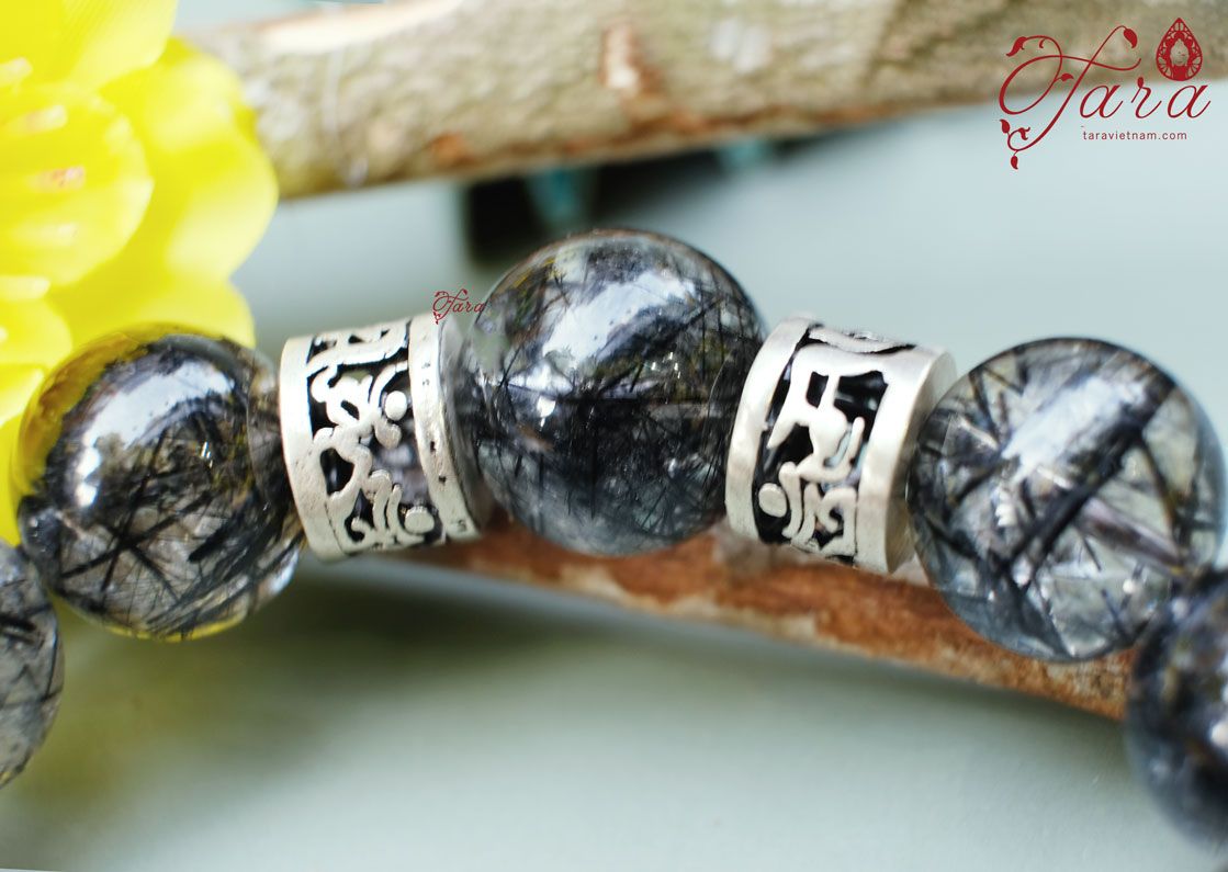 Vòng Nam Thạch Anh Tóc Đen mix Charm Bạc cao cấp
