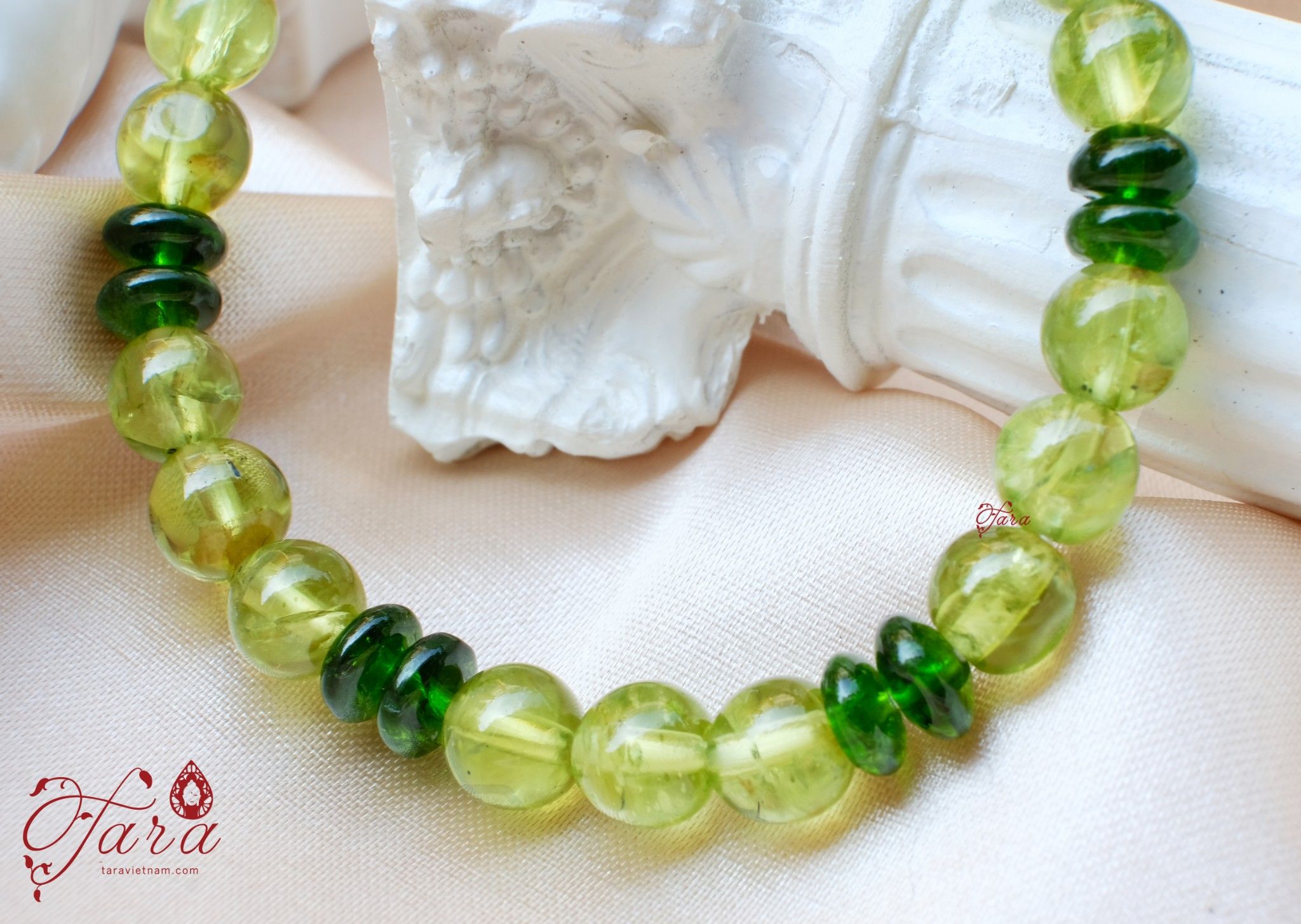 Vòng tay đá Peridot mix Diopside và Charm Túi Tiền Vàng 9999 (24k)