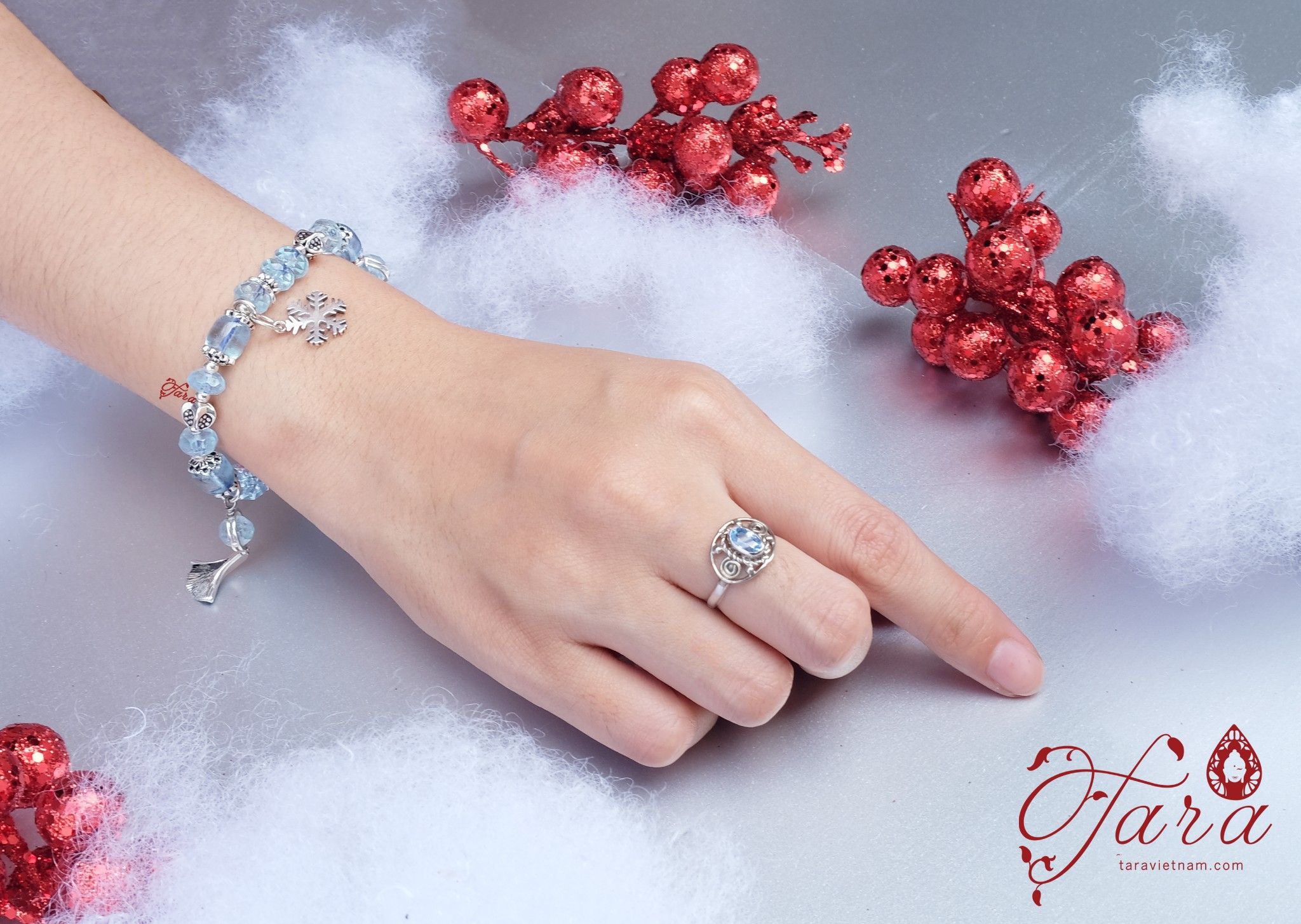 Lắc Topaz trong trẻo mix Charm bạc Thái cao cấp