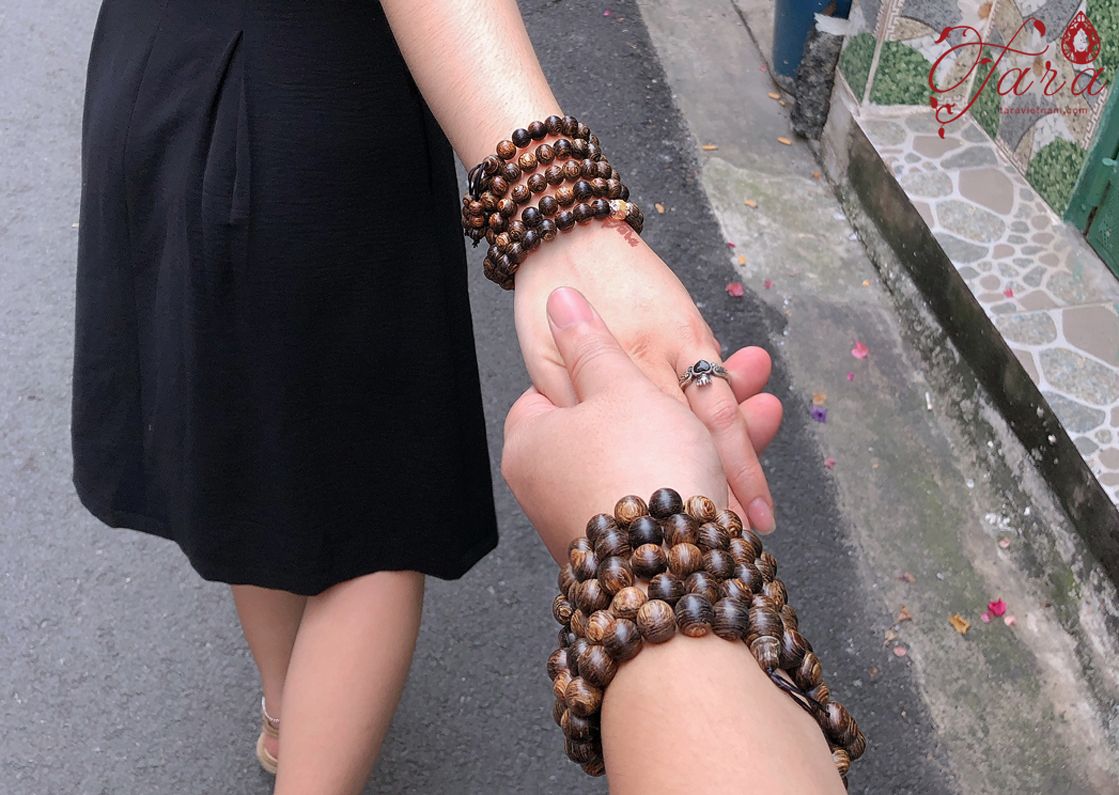 Vòng cặp Trầm Hương 108 hạt