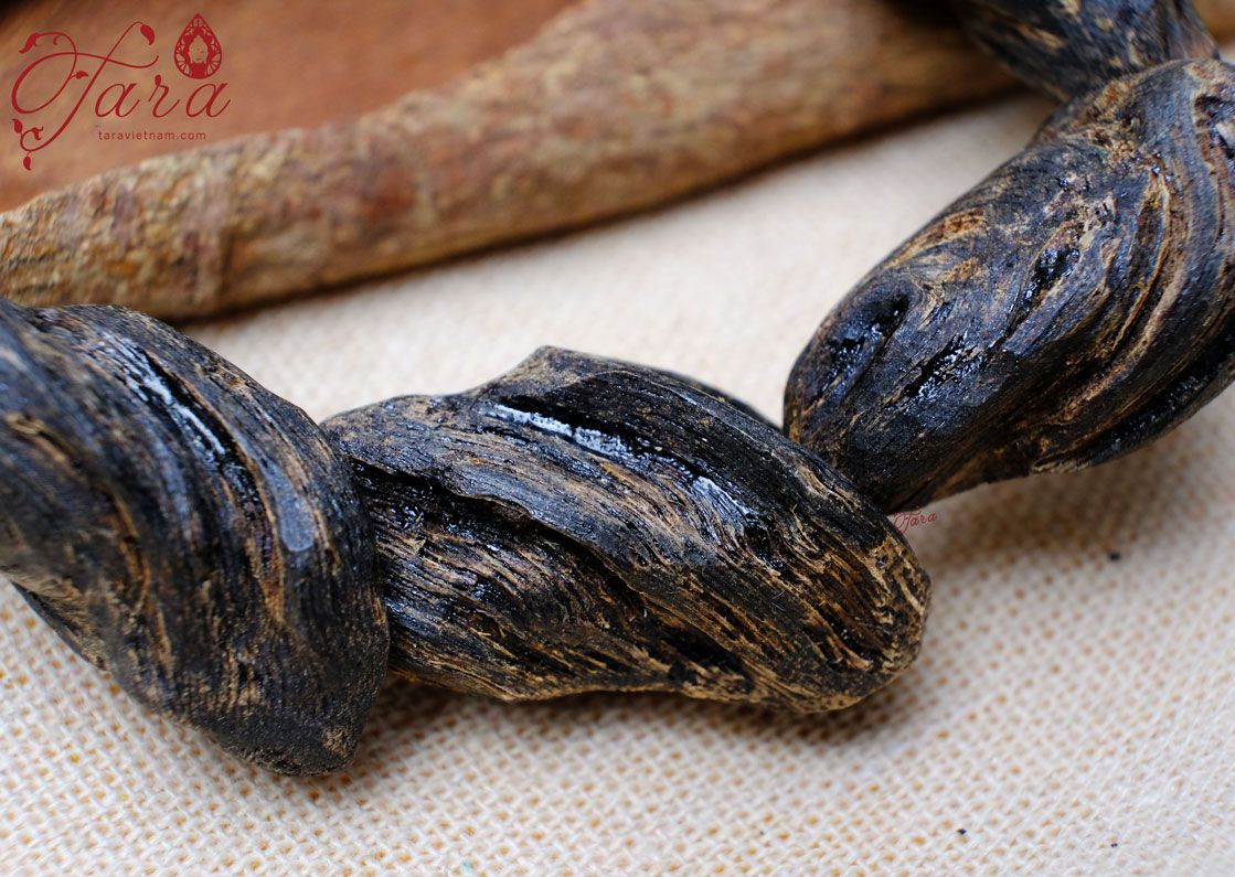 Vòng Trầm Hương tự nhiên thô