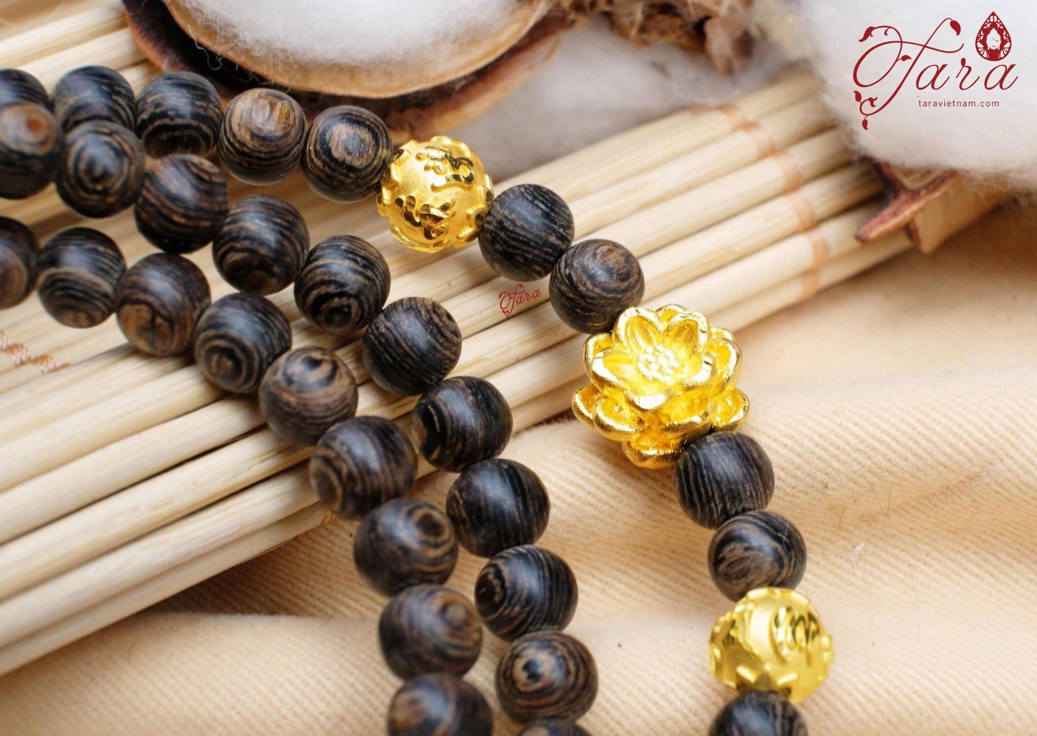 Chuỗi Trầm Hương 108 hạt mix Charm Vàng 24k