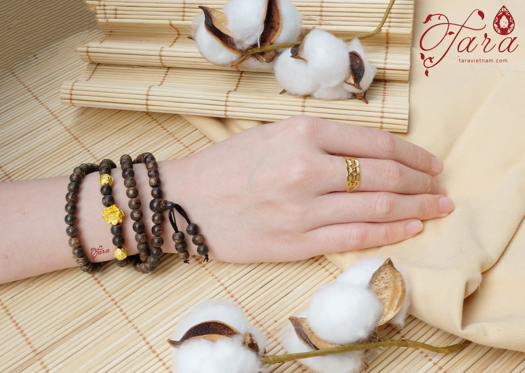 Chuỗi Trầm Hương 108 hạt mix Charm Vàng 24k