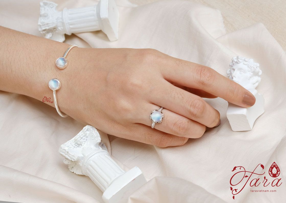 Kiềng bạc đá Moonstone phong cách tối giản