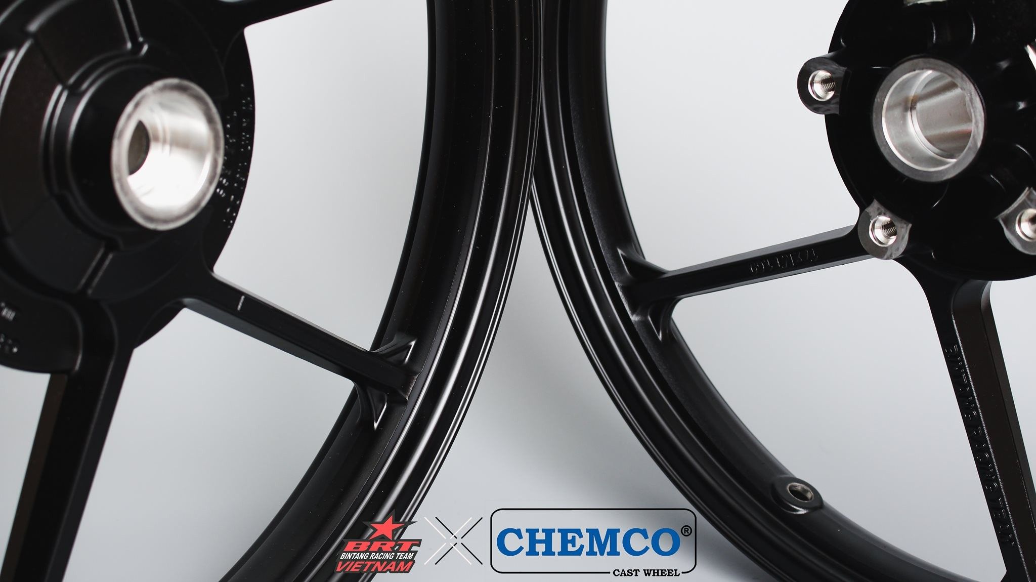 Mâm Exciter150 BLACK - 1.6-1.6/17 - BRT Chemco
