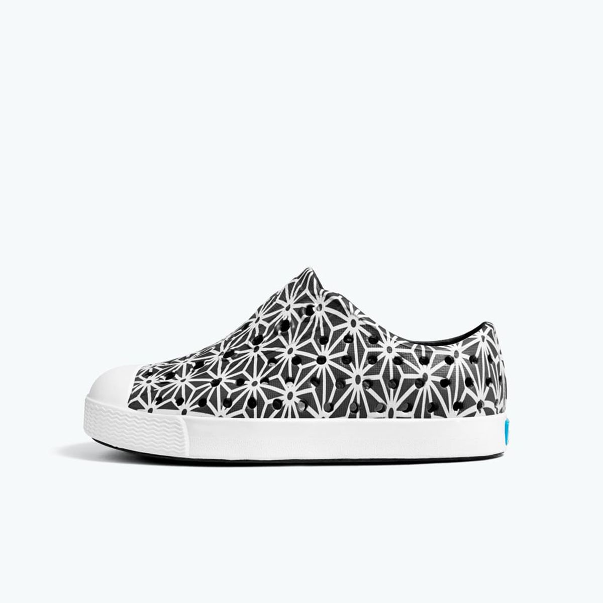 GIÀY NATIVE C JEFFERSON PRINT CHILD (13100101) JIFFY BLACK/ SHELL WHITE/ ASANOHA