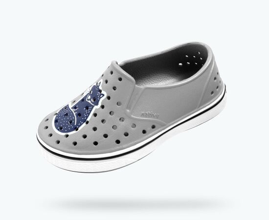 Giày native j miles print junior (12104601) pigeon grey/ shell white/ vaesen