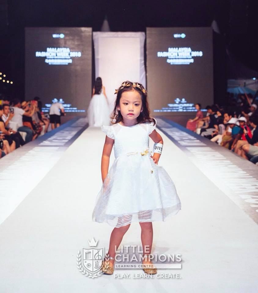Đầm vẩy rồng