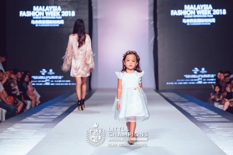 Đầm vẩy rồng