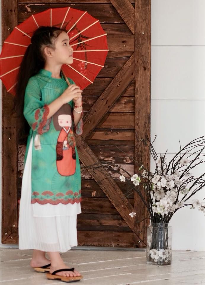 Áo dài búp bê thêu