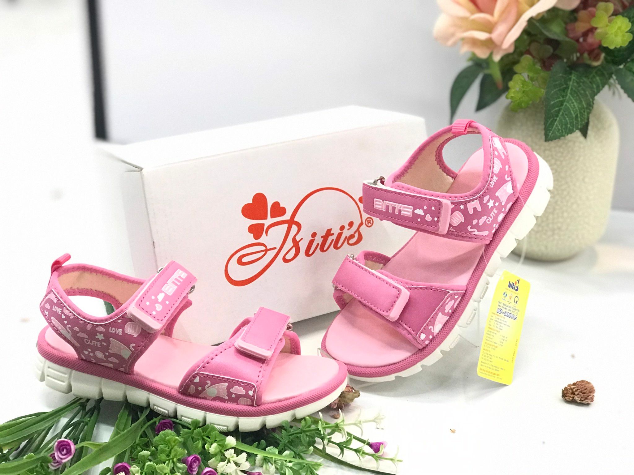 Sandals bé gái quai dán ( size 29 - 35 )-DTG001000