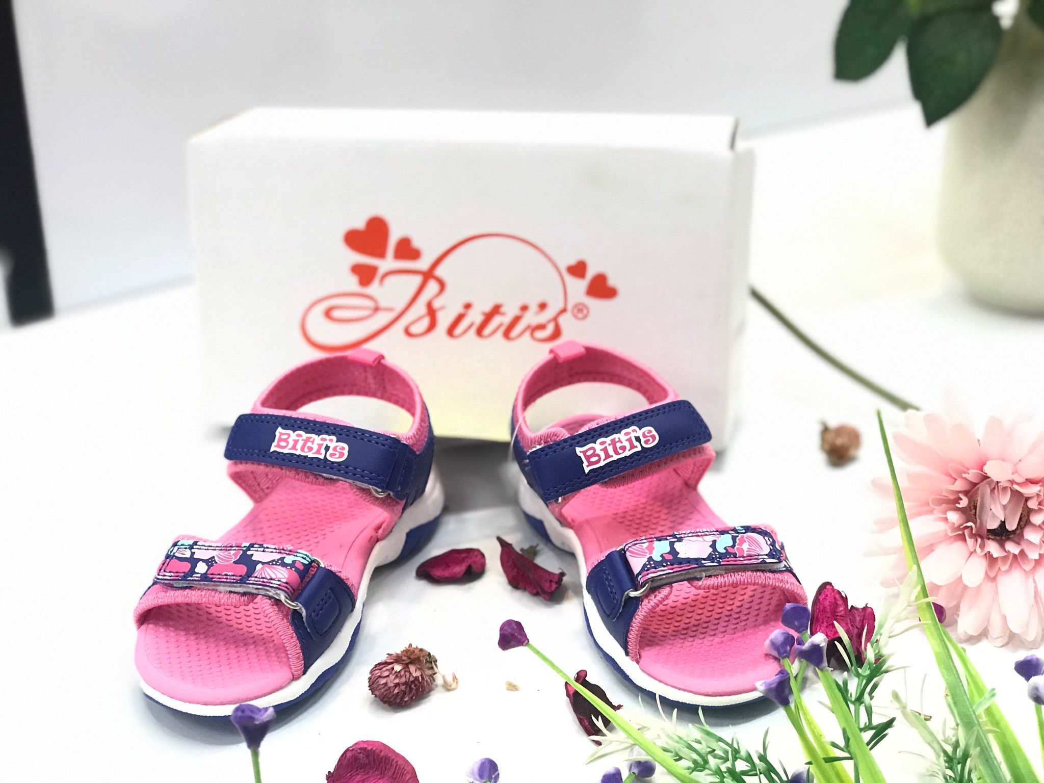 Sandals bé gái quai dán ( size 24 - 35 )-DTG001100