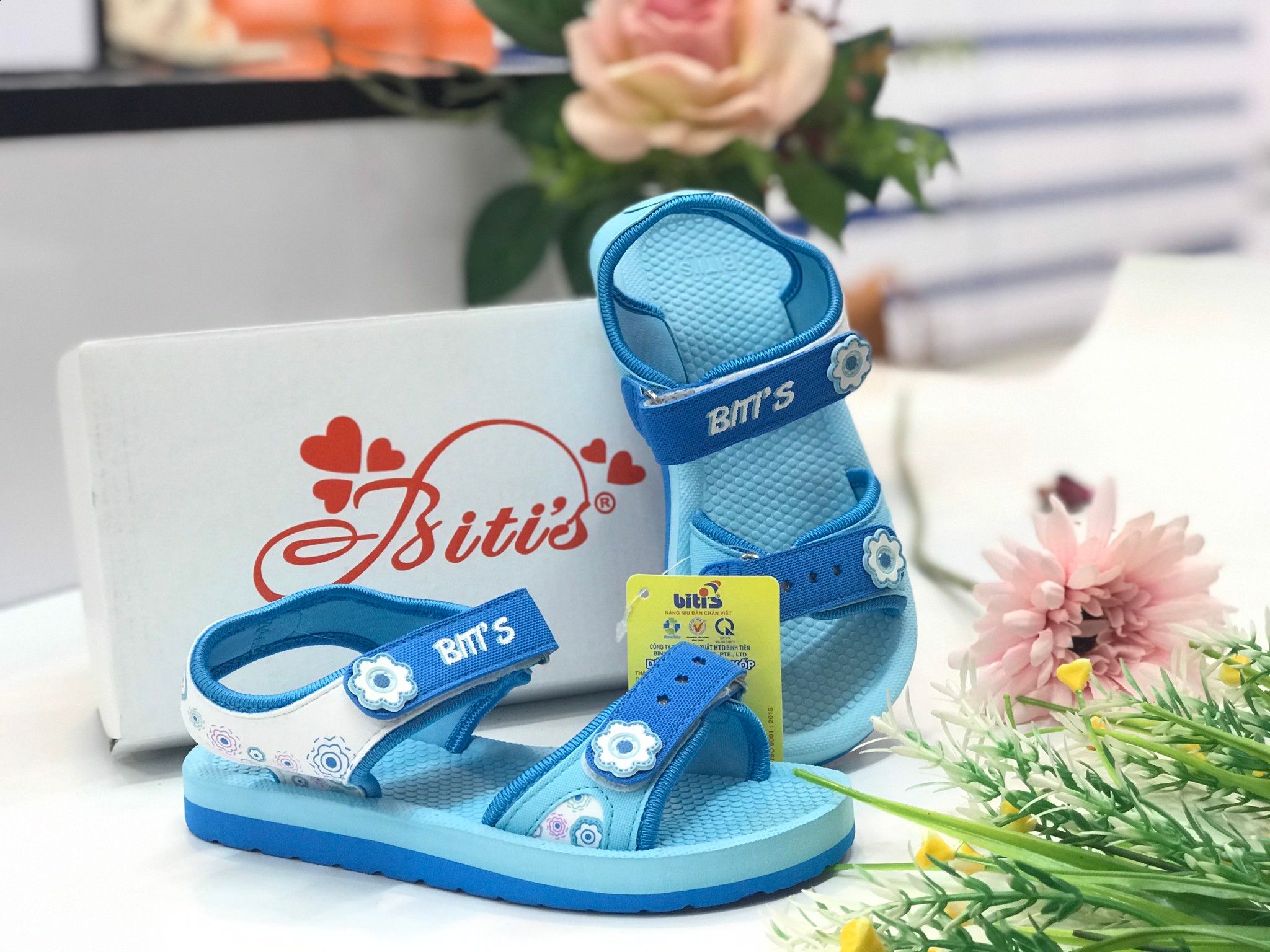 Sandals bé gái quai dán ( size 24 - 33 )-SXG028300