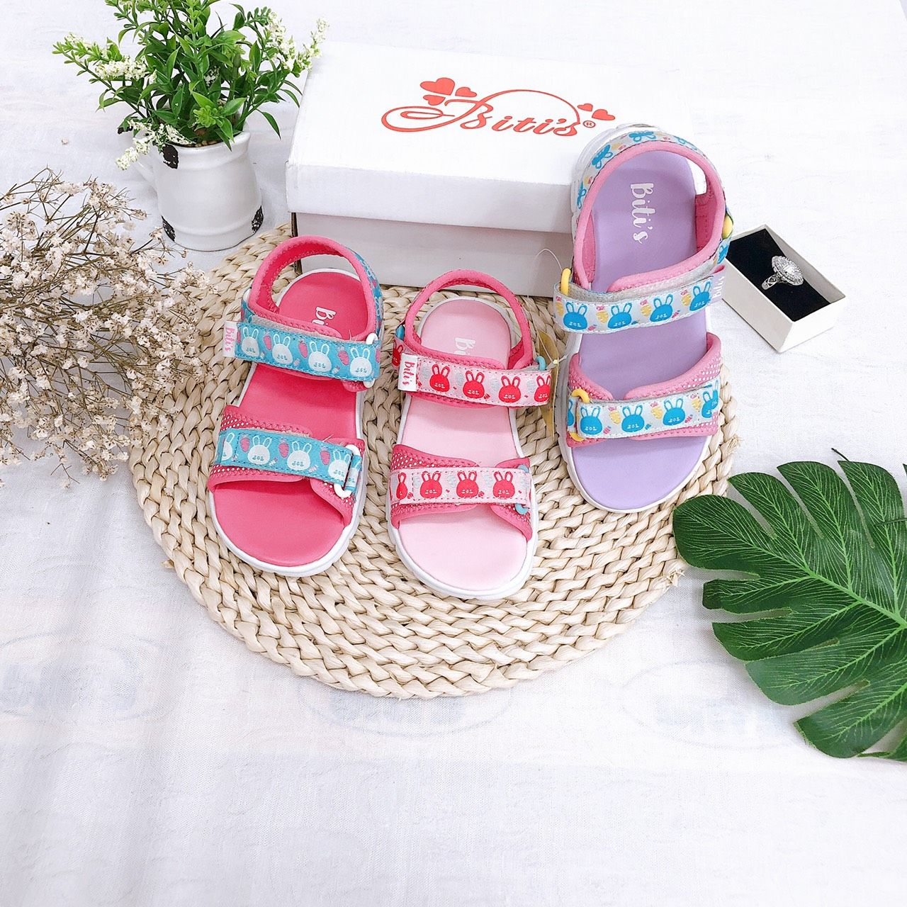 Sandals bé gái quai dán ( size 24 - 30 )-DEG000900