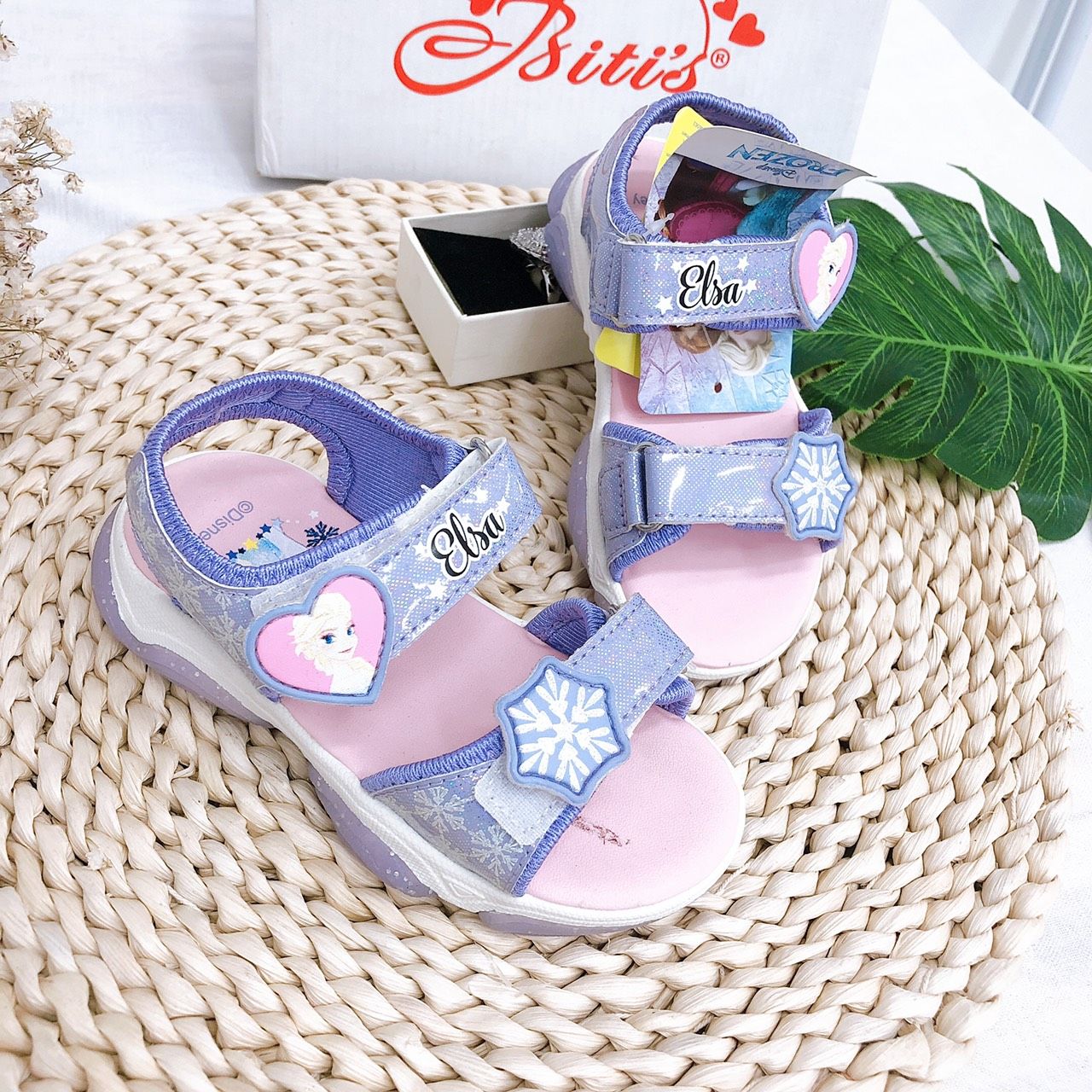 Sandals bé gái quai dán ( size 24 - 30 )-DTG002511