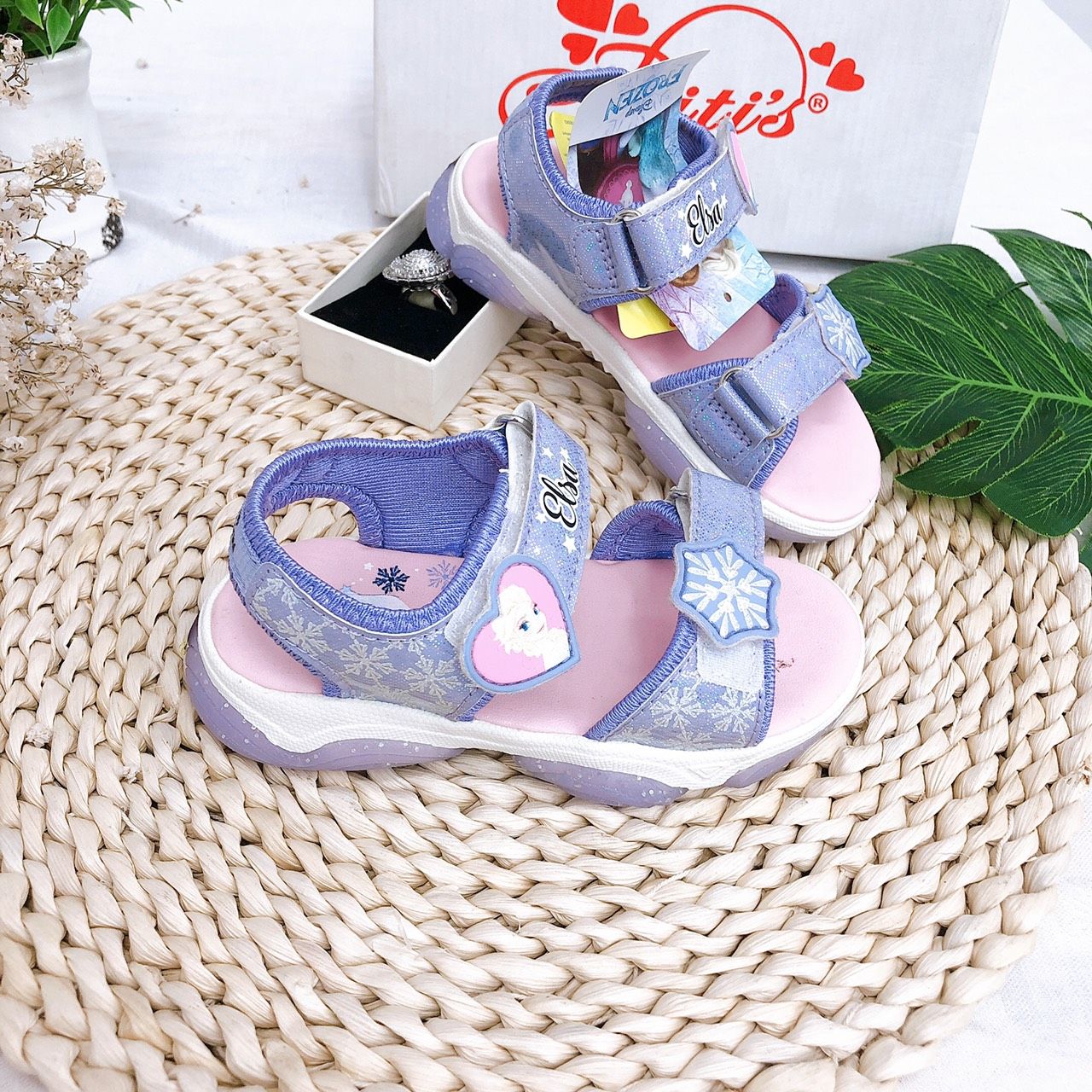 Sandals bé gái quai dán ( size 24 - 30 )-DTG002511
