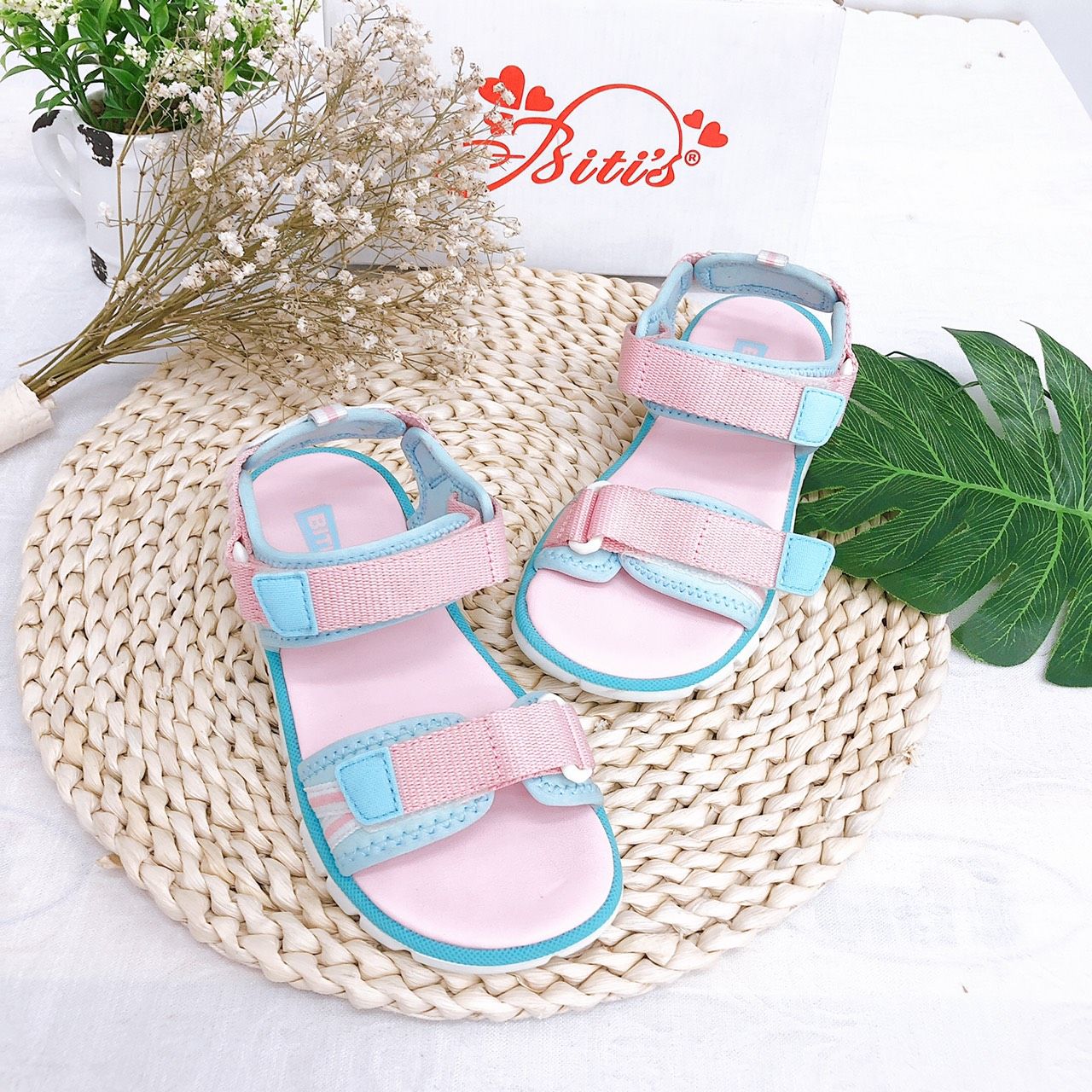 Sandals bé gái quai dán ( size 29 - 35 )-DTG073600