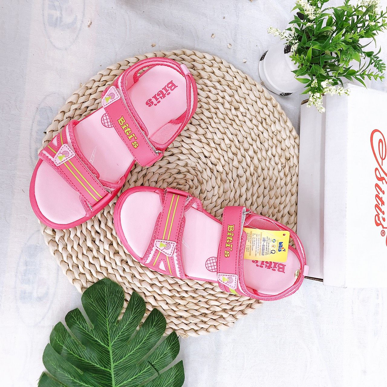 Sandals bé gái quai dán ( size 28 - 37 )-DEG007400