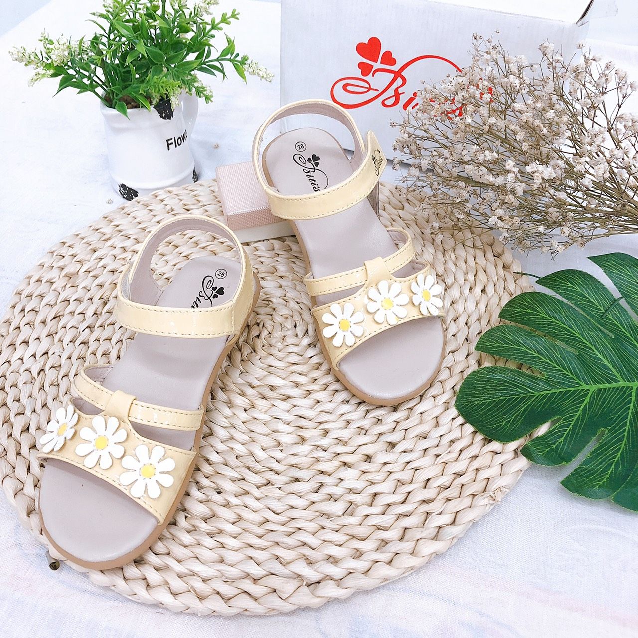 Sandals bé gái quai dán ( size 28 - 37 )-DTG003288