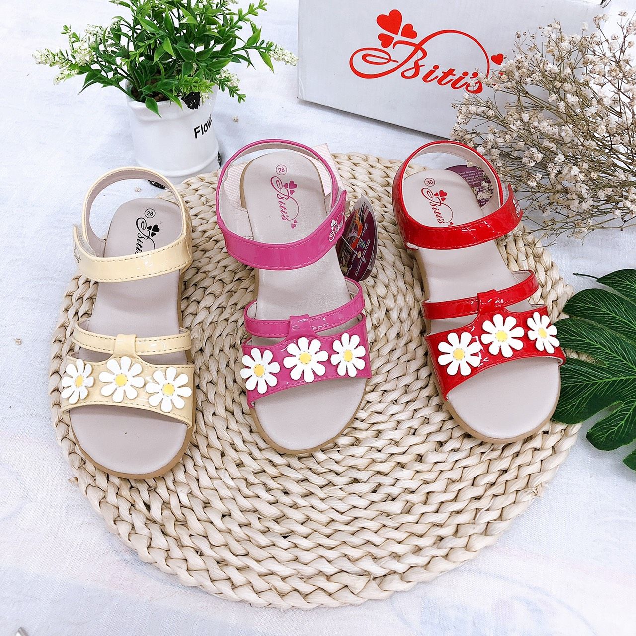 Sandals bé gái quai dán ( size 28 - 37 )-DTG003288