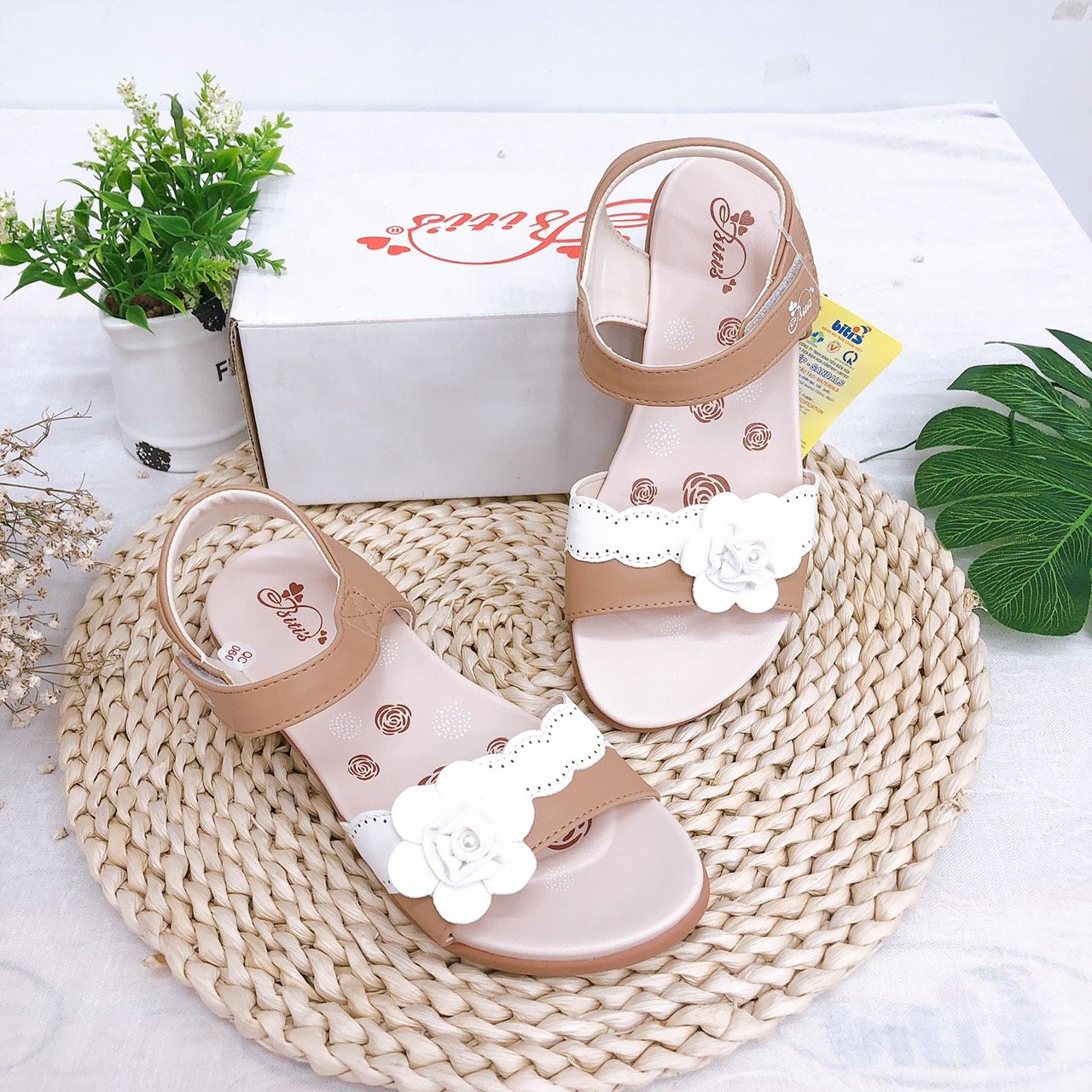 Sandals bé gái quai dán ( size 28 - 37 )-DRG000800
