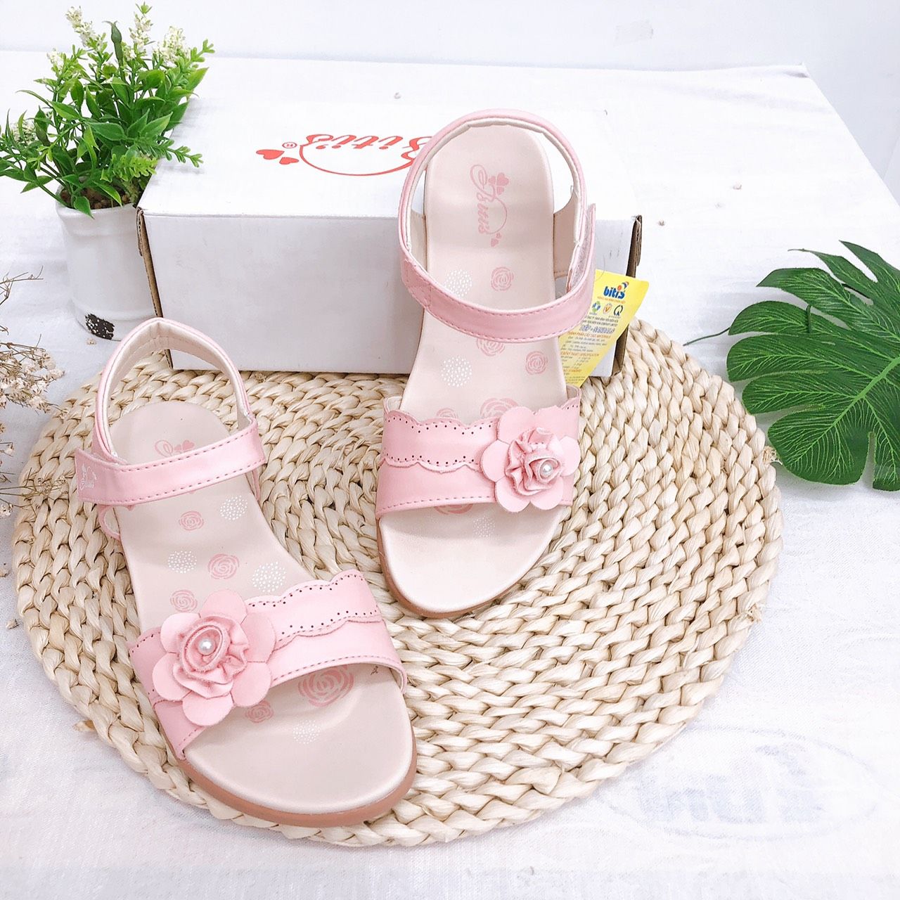 Sandals bé gái quai dán ( size 28 - 37 )-DRG000800