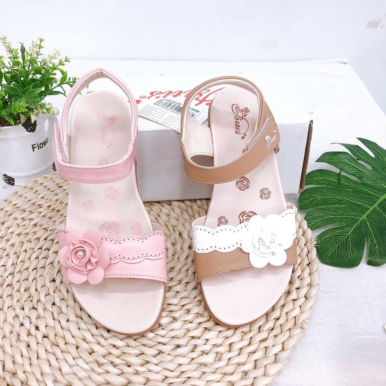 Sandals bé gái quai dán ( size 28 - 37 )-DRG000800