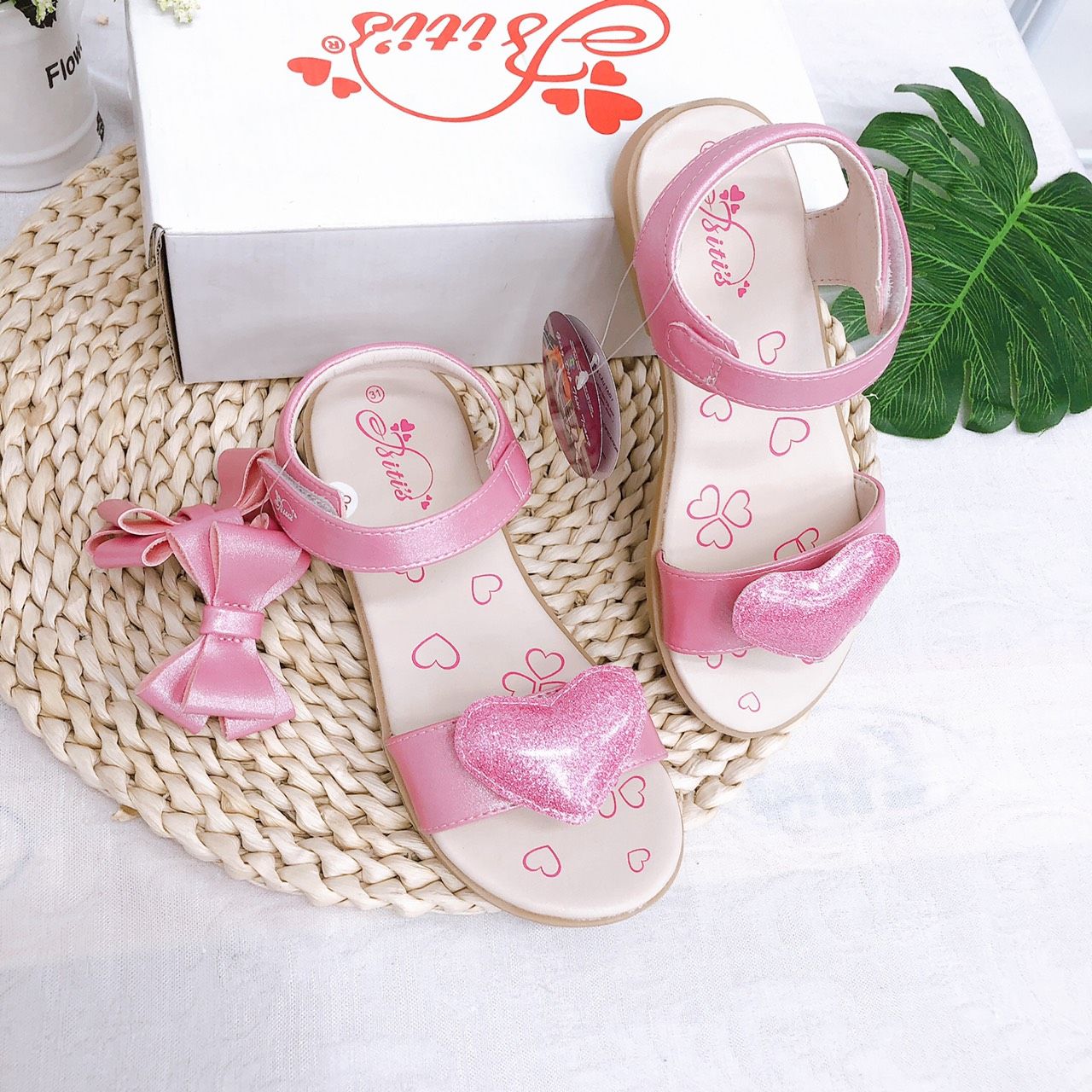 Sandals bé gái quai dán ( size 30 - 35 )-DTG003388