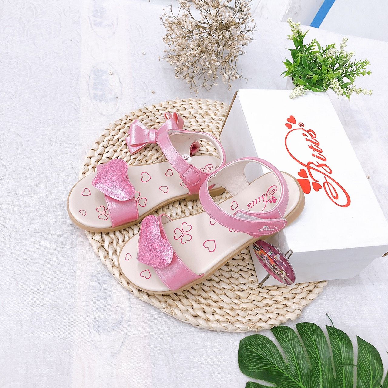 Sandals bé gái quai dán ( size 30 - 35 )-DTG003388