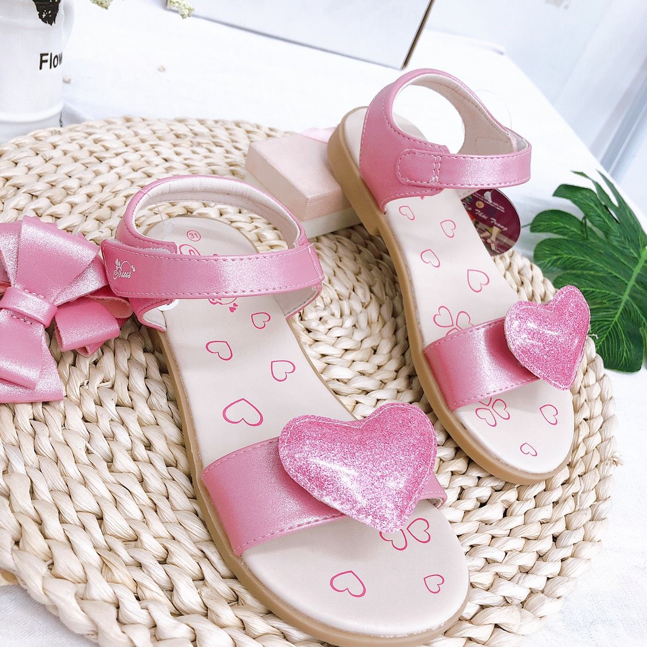 Sandals bé gái quai dán ( size 30 - 35 )-DTG003388