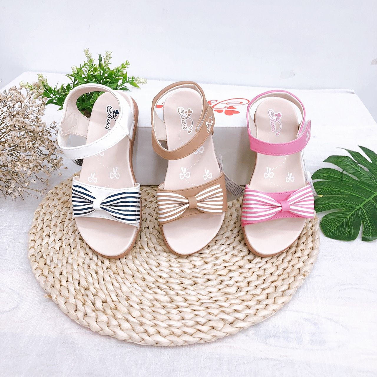 Sandals bé gái quai dán ( size 28 - 35 )-DRG000900