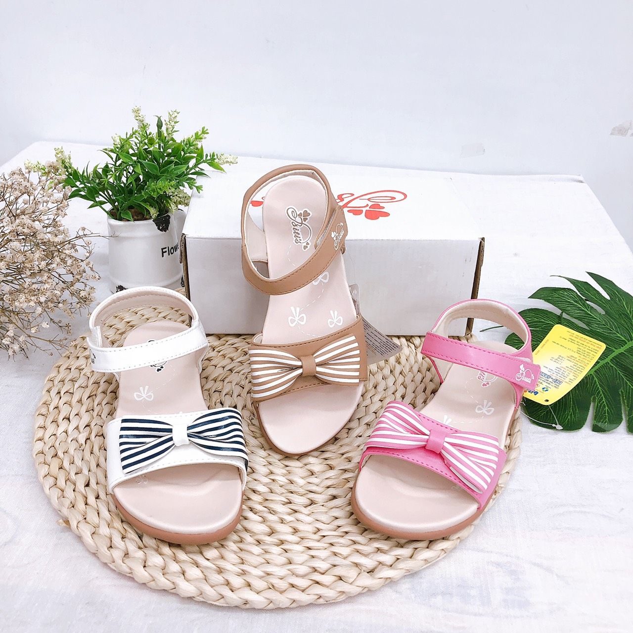 Sandals bé gái quai dán ( size 28 - 35 )-DRG000900