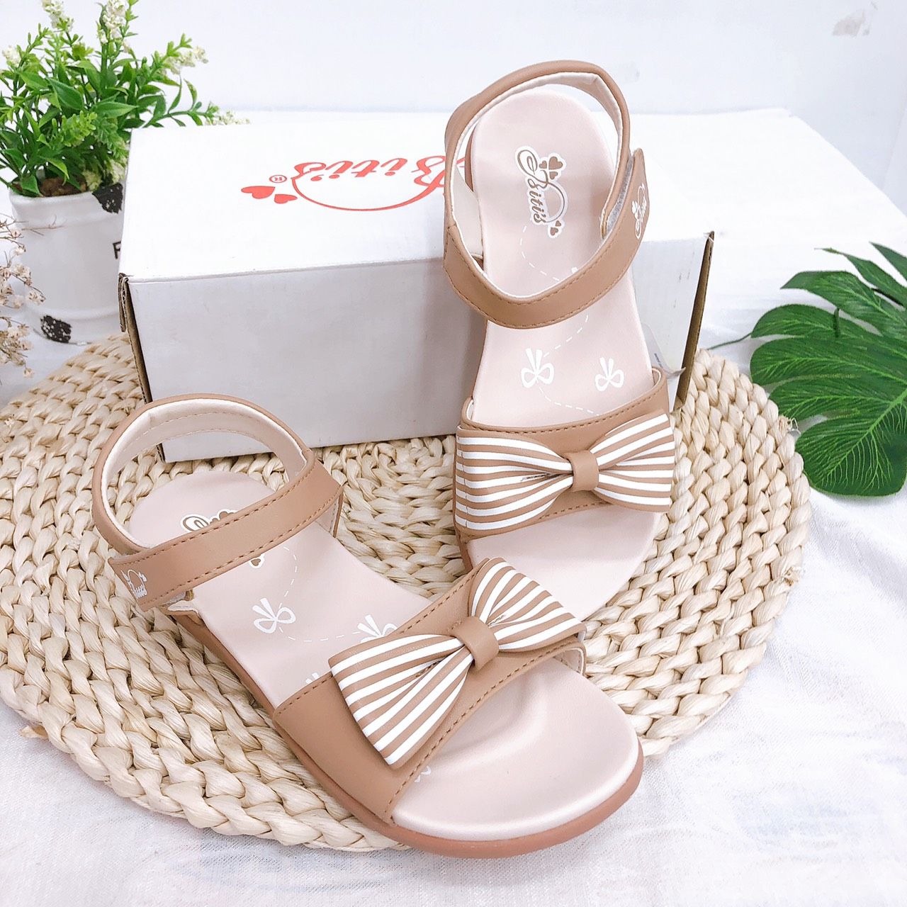 Sandals bé gái quai dán ( size 28 - 35 )-DRG000900