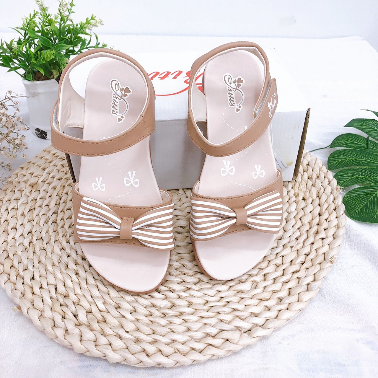 Sandals bé gái quai dán ( size 28 - 35 )-DRG000900