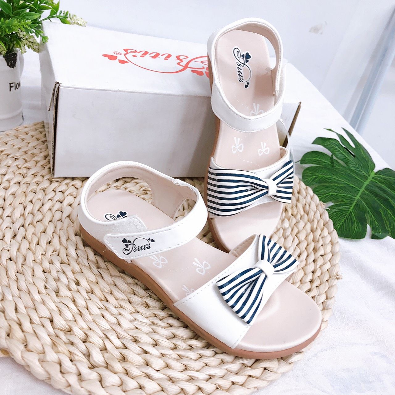 Sandals bé gái quai dán ( size 28 - 35 )-DRG000900
