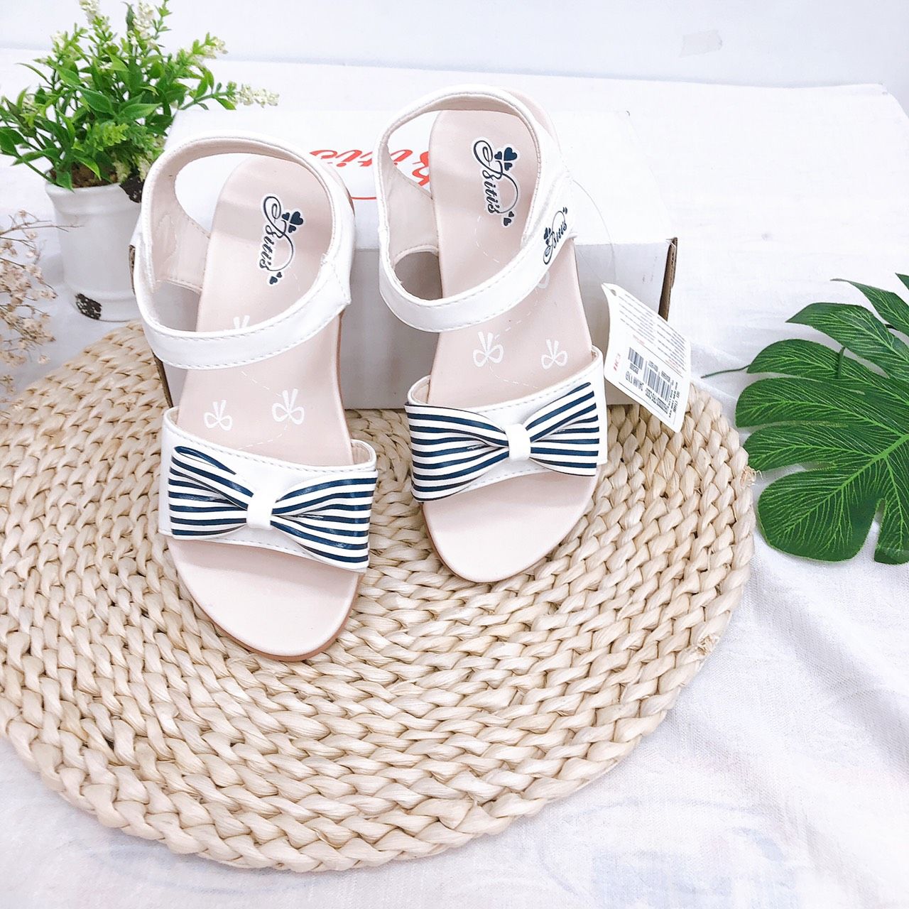 Sandals bé gái quai dán ( size 28 - 35 )-DRG000900