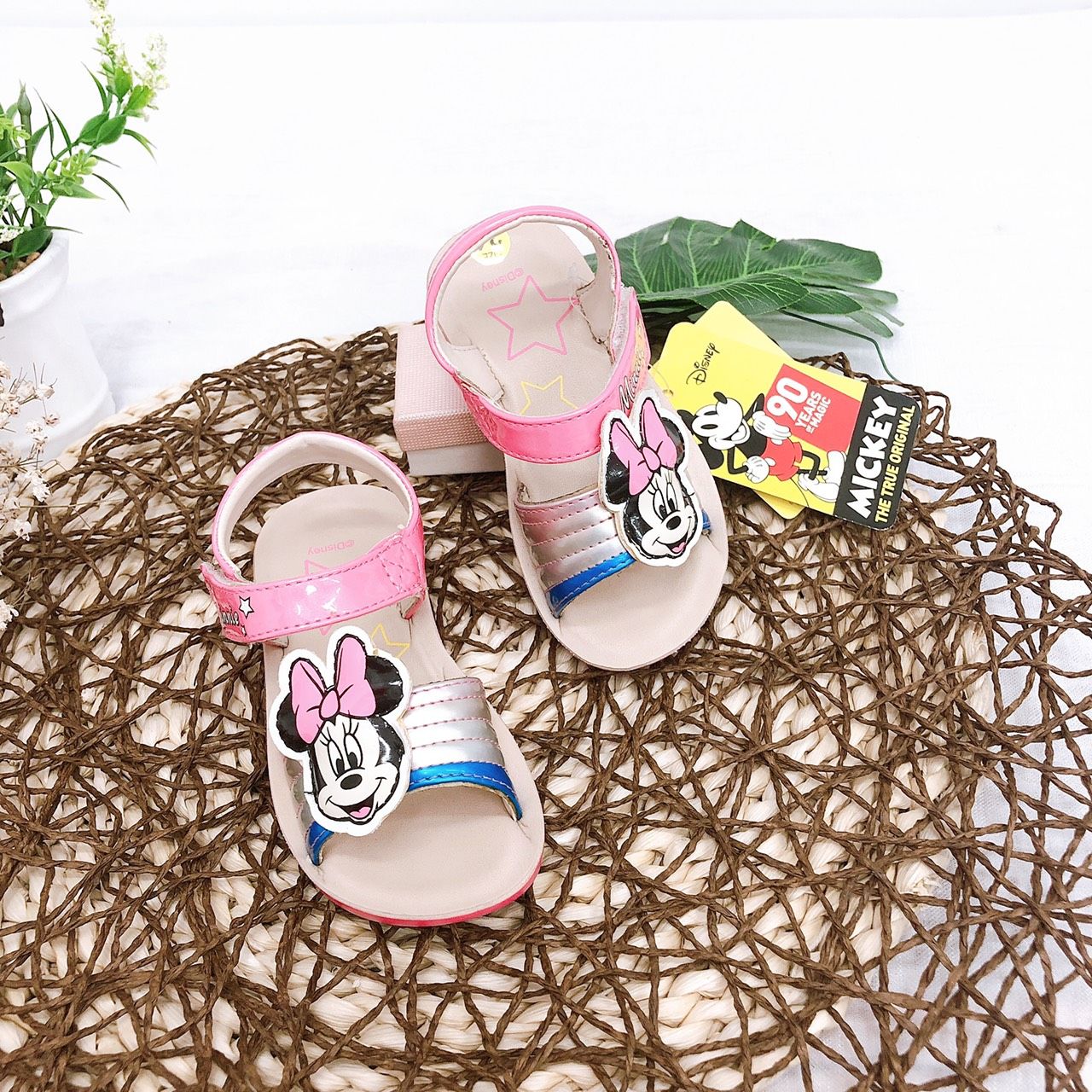 Sandals bé gái quai dán ( size 24 - 30 )-DPG000811
